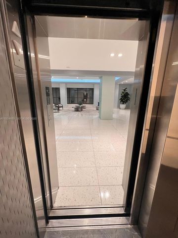 20335 W Country Club Dr 1105, Aventura, FL 33180