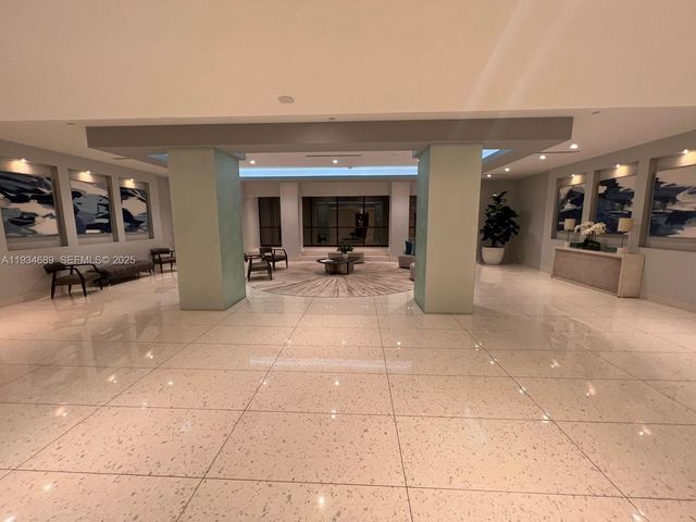 20335 W Country Club Dr 1105, Aventura, FL 33180