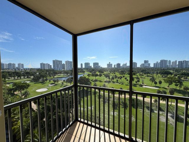 20335 W Country Club Dr 1105, Aventura, FL 33180