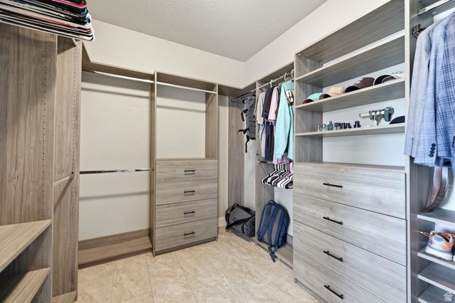 6497 W SUNNY MAPLE WAY, West Jordan, UT 84081