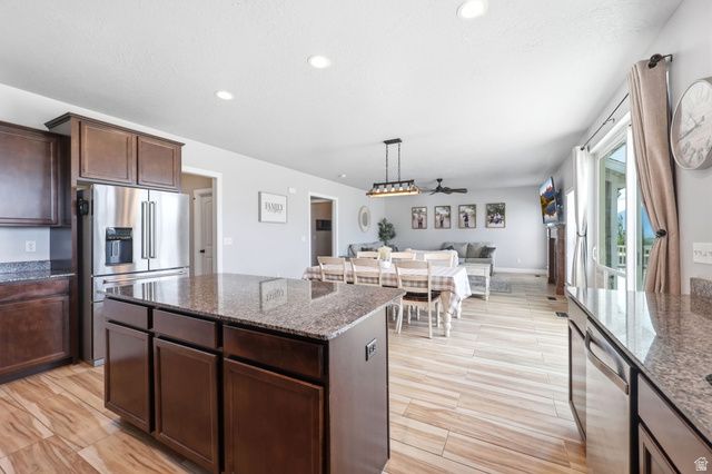 6497 W SUNNY MAPLE WAY, West Jordan, UT 84081