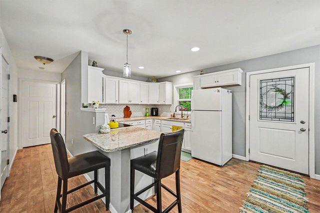 51509 Summit Street, Paw Paw, MI 49079