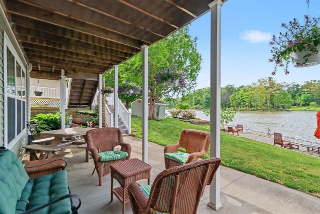 51509 Summit Street, Paw Paw, MI 49079
