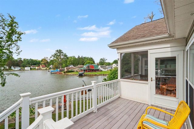 51509 Summit Street, Paw Paw, MI 49079