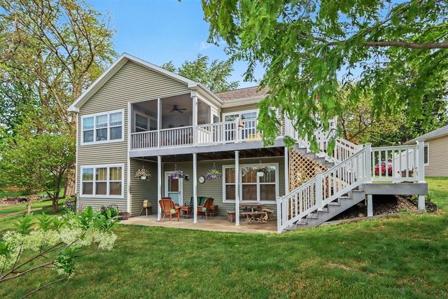 51509 Summit Street, Paw Paw, MI 49079