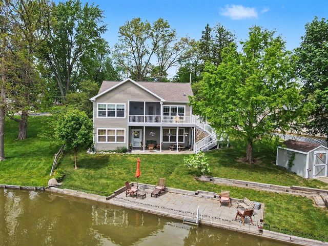 51509 Summit Street, Paw Paw, MI 49079