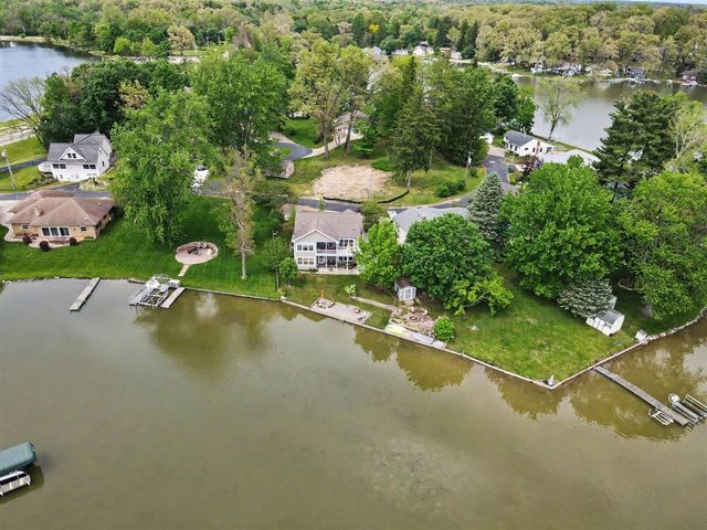 51509 Summit Street, Paw Paw, MI 49079