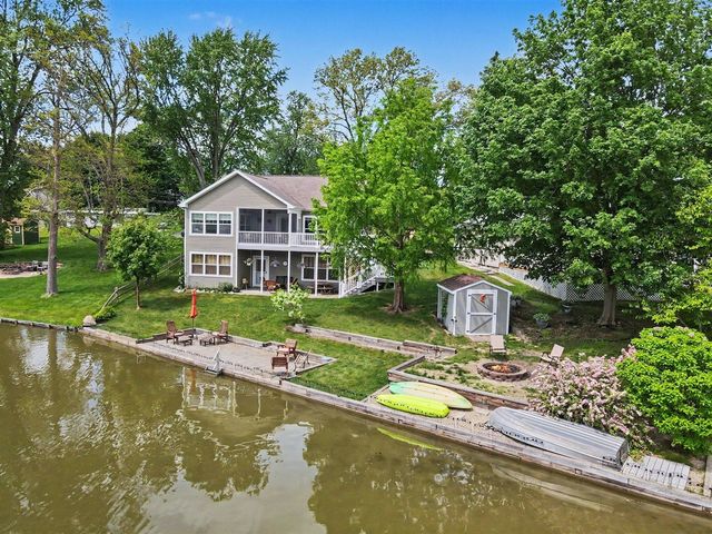51509 Summit Street, Paw Paw, MI 49079