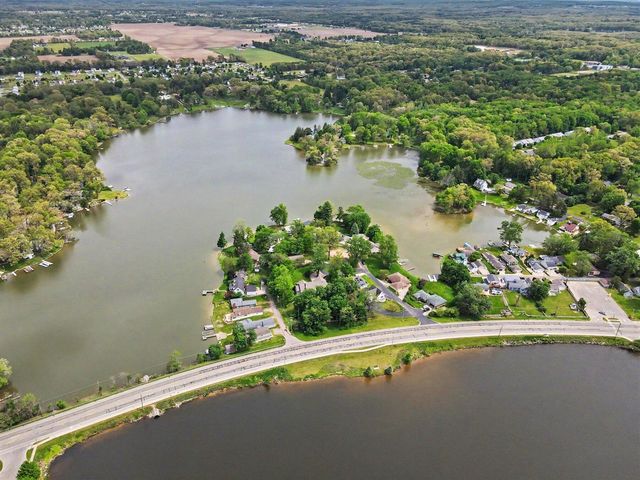 51509 Summit Street, Paw Paw, MI 49079