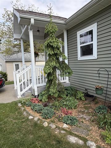 51509 Summit Street, Paw Paw, MI 49079