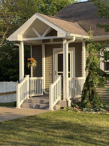 51509 Summit Street, Paw Paw, MI 49079