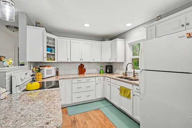 51509 Summit Street, Paw Paw, MI 49079
