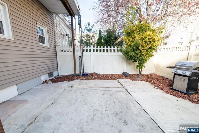 32 46th Street 1, Weehawken, NJ 07086