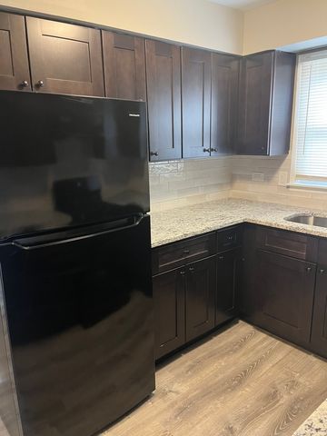 7041 99th Street 2w, Chicago Ridge, IL 60415