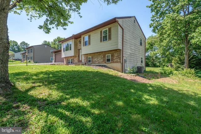 1620 VALLEY VISTA DR, York, PA 17406