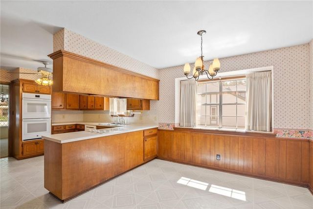 203 Whispering Creek Street, Victoria, TX 77904