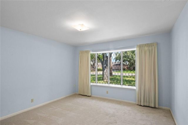 203 Whispering Creek Street, Victoria, TX 77904