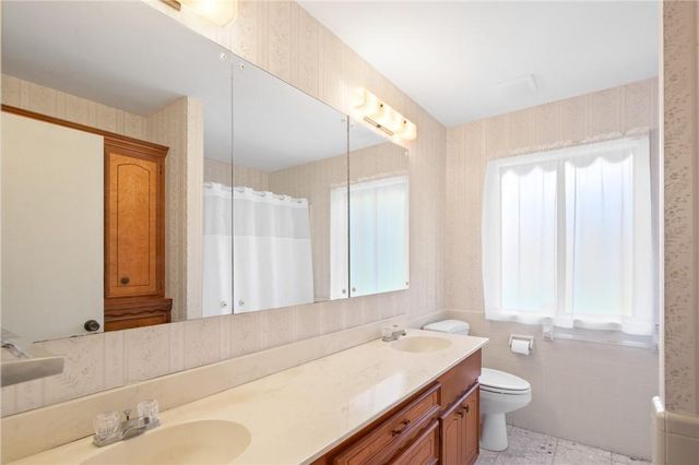 203 Whispering Creek Street, Victoria, TX 77904