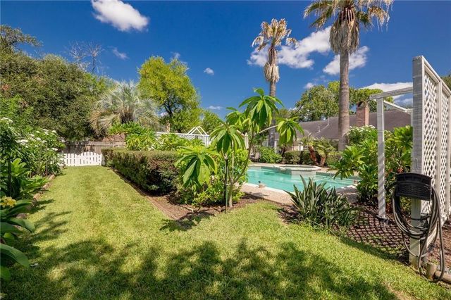 203 Whispering Creek Street, Victoria, TX 77904