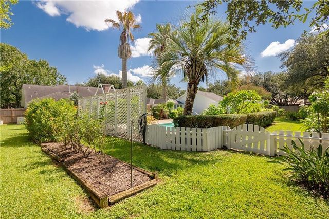 203 Whispering Creek Street, Victoria, TX 77904