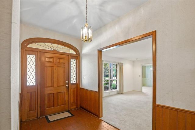 203 Whispering Creek Street, Victoria, TX 77904