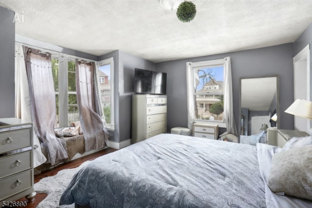 129 Greenwood Ave, East Orange City, NJ 07017