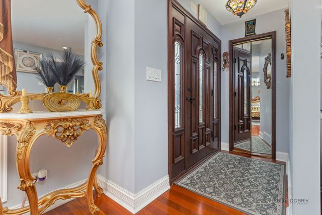 7630 N Oleander Avenue, Niles, IL 60714