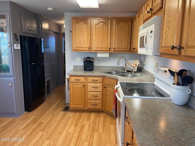 2302 S SEMINOLE Drive, Apache Junction, AZ 85119