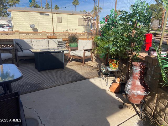 2302 S SEMINOLE Drive, Apache Junction, AZ 85119