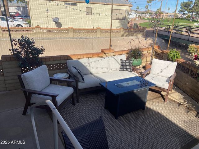 2302 S SEMINOLE Drive, Apache Junction, AZ 85119