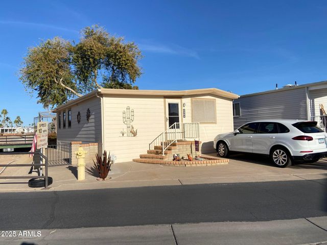 2302 S SEMINOLE Drive, Apache Junction, AZ 85119