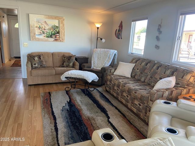 2302 S SEMINOLE Drive, Apache Junction, AZ 85119