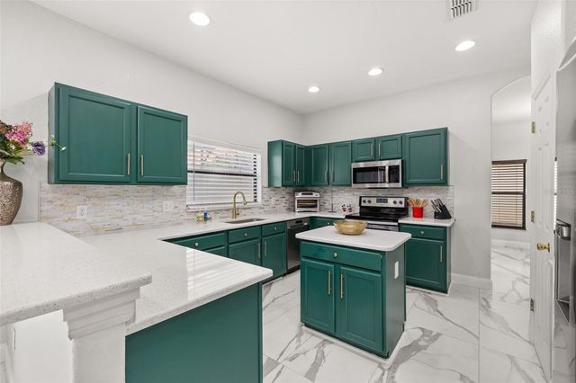 16626 LAZY BREEZE LOOP, Clermont, FL 34714
