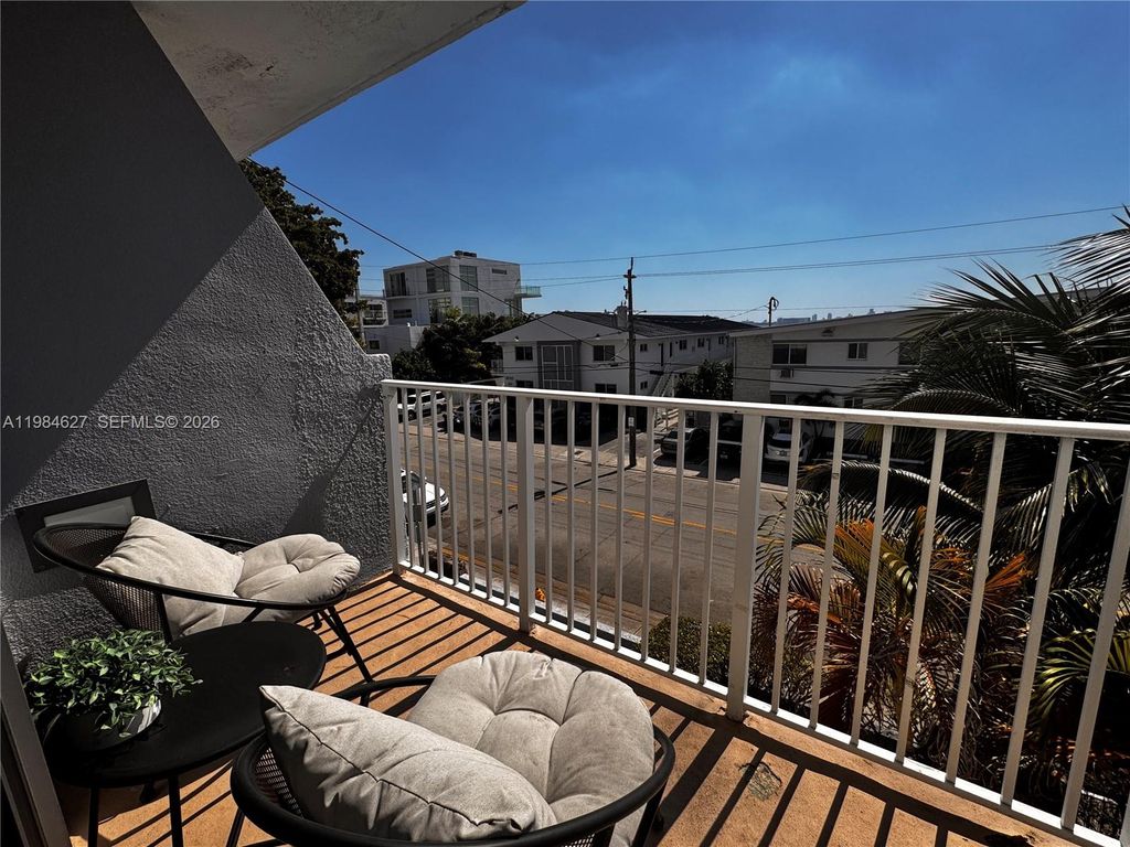 1801 S Treasure Dr 324, North Bay Village, FL 33141