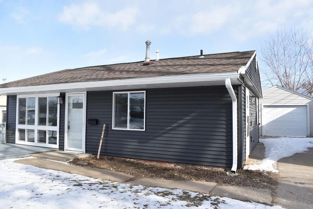 1209 16th St SW, Cedar Rapids, IA 52404