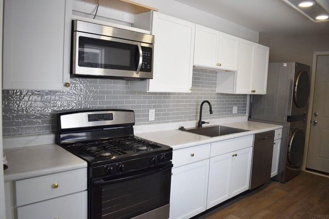 1209 16th St SW, Cedar Rapids, IA 52404