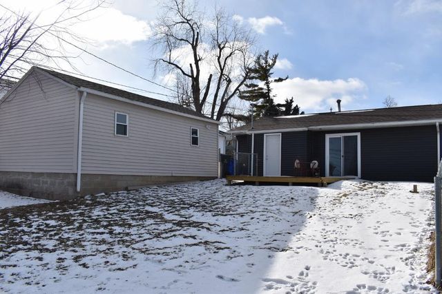 1209 16th St SW, Cedar Rapids, IA 52404