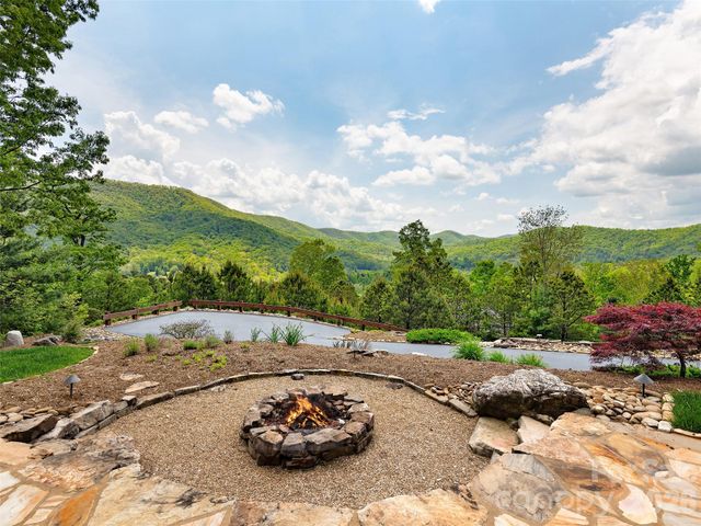 91 Watershed Way, Horse Shoe, NC 28742