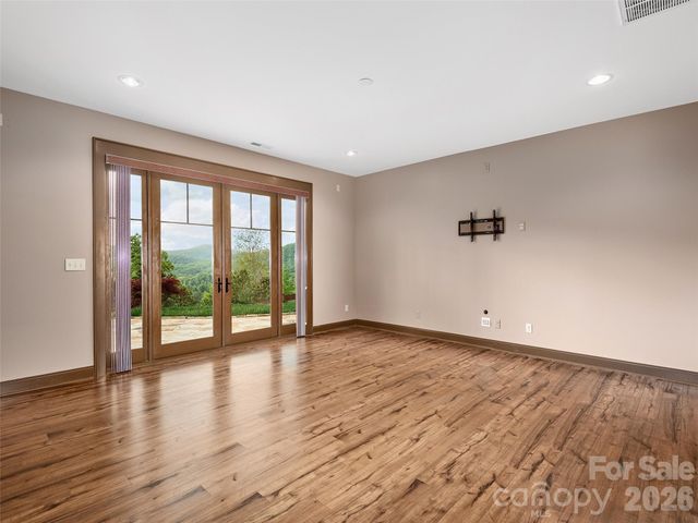 91 Watershed Way, Horse Shoe, NC 28742