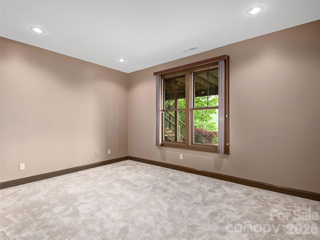 91 Watershed Way, Horse Shoe, NC 28742
