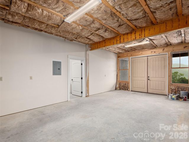 91 Watershed Way, Horse Shoe, NC 28742