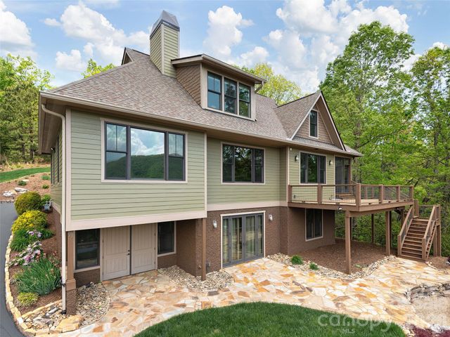 91 Watershed Way, Horse Shoe, NC 28742