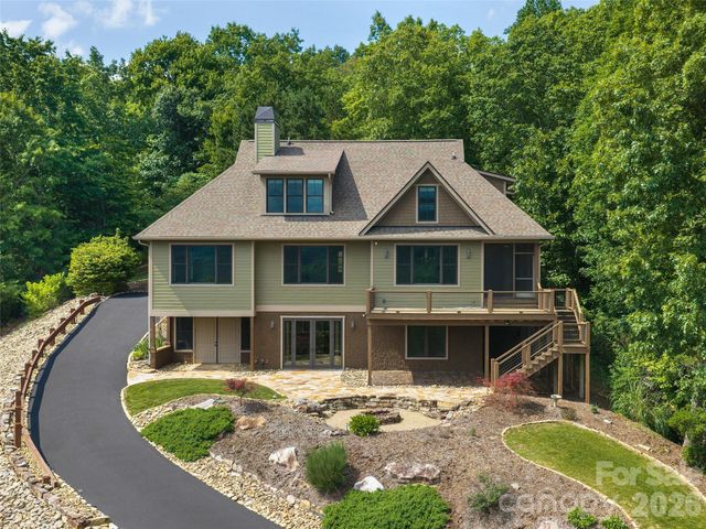 91 Watershed Way, Horse Shoe, NC 28742