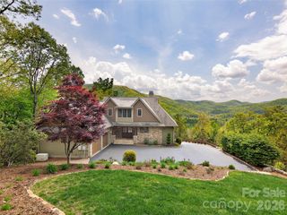 91 Watershed Way, Horse Shoe, NC 28742