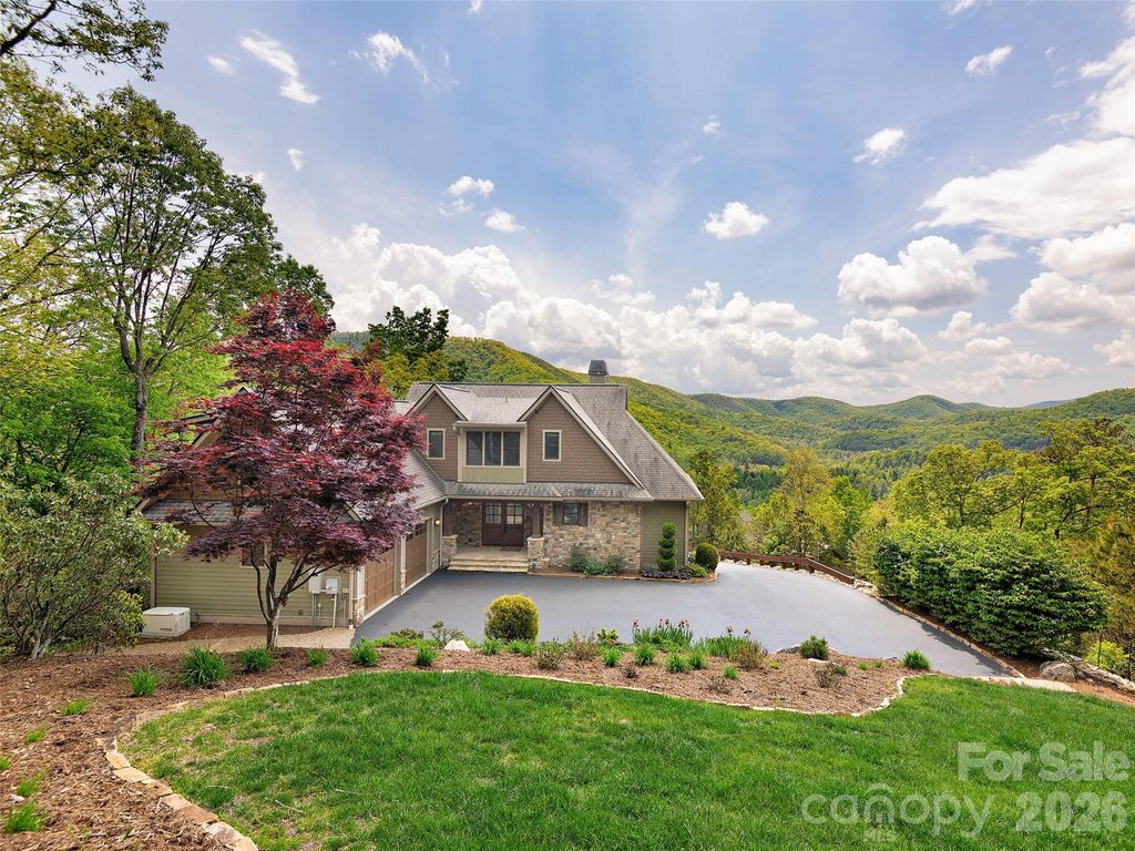 91 Watershed Way, Horse Shoe, NC 28742
