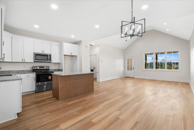 3330 Crow Road NE, Dalton, GA 30721