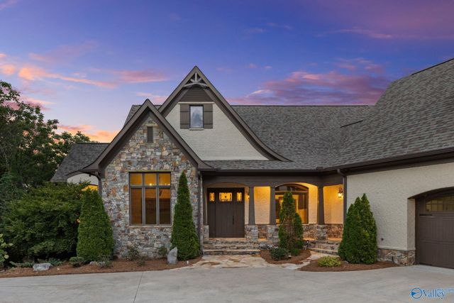 11034 Everest Circle SE, Huntsville, AL 35803