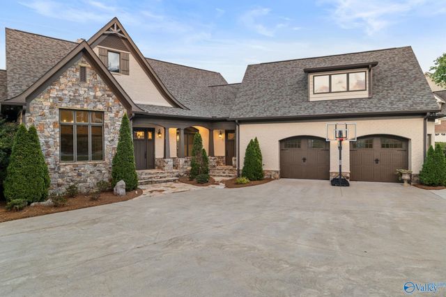11034 Everest Circle SE, Huntsville, AL 35803