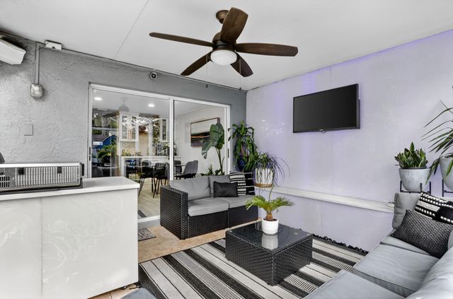 10248 Brookville Ln, Boca Raton, FL 33428