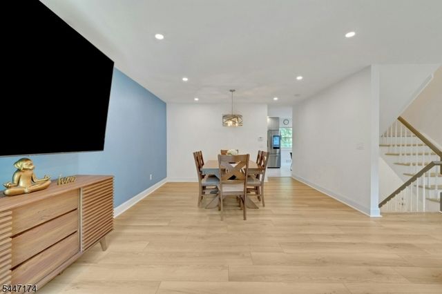 9 Brookstone Cir, Parsippany-troy Hills Twp., NJ 07950